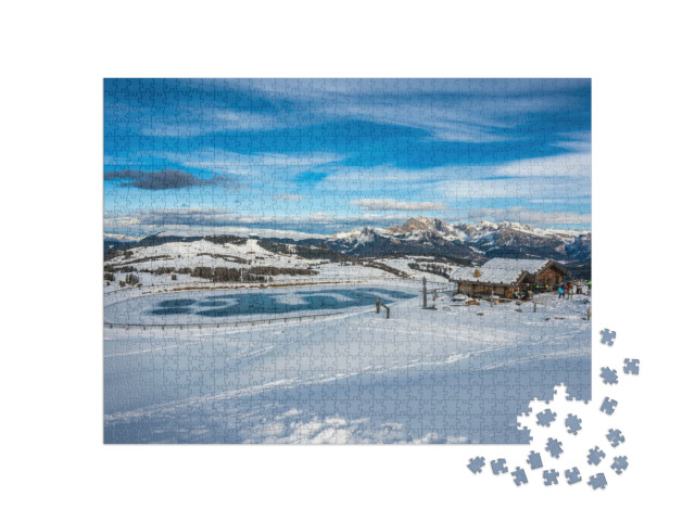 Puzzle 1000 pezzi „Il più grande altopiano d'Europa in inverno. Neve e atmosfera invernale sull'Alpe di Siusi. Dolomiti.“