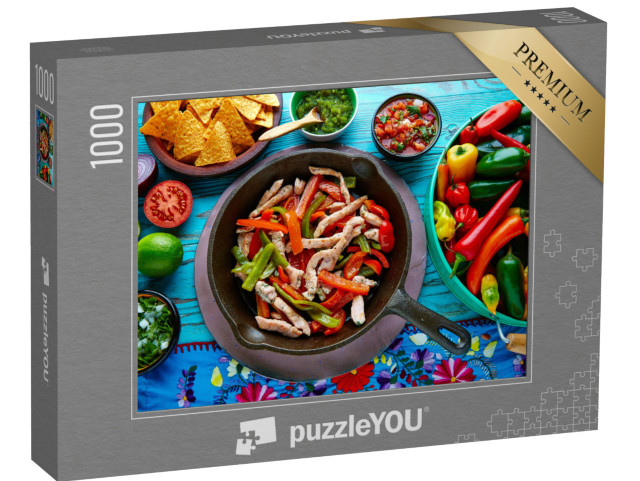 Puzzle 1000 pezzi „Fajitas di pollo in padella con salse, chili e contorni“