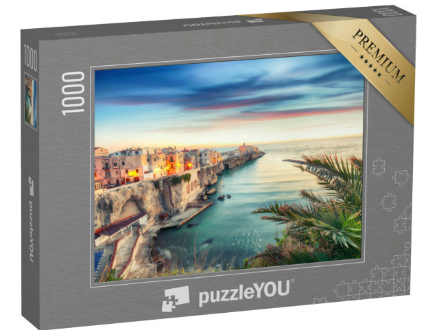 Puzzle 1000 pezzi „Vieste - splendida città costiera sugli scogli in Puglia. La chiesa di San Francesco di Vieste, Puglia“