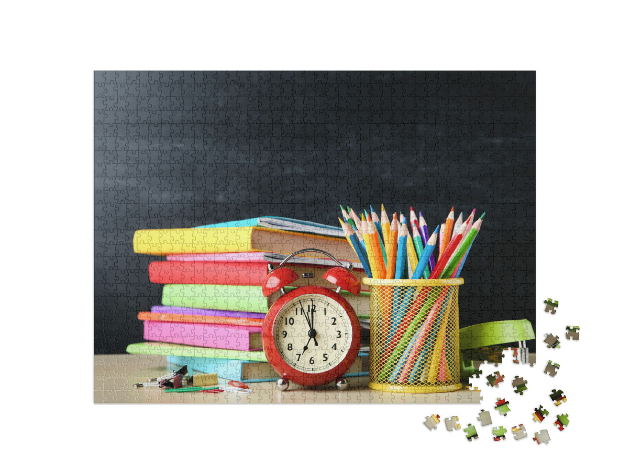 Puzzle 1000 pezzi „Libri di testo con matite e sveglie“