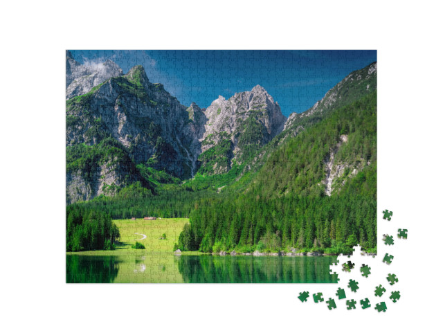 Puzzle 1000 pezzi „Lago Fusine con le Alpi Giulie sullo sfondo, Tarvisio, Italia“