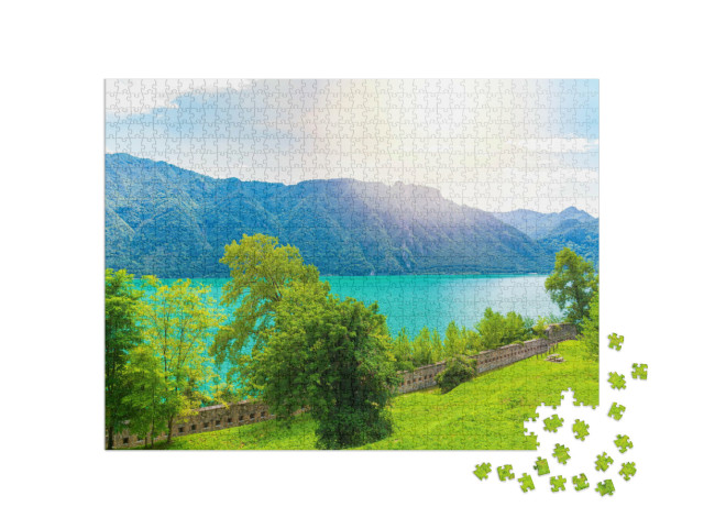 Puzzle 1000 pezzi „Visita guidata nello splendido paesaggio del Lago d'Idro Rocca d'Anfo, rovine di un vecchio bunker“