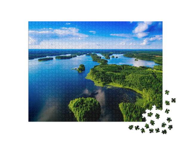 Puzzle 1000 pezzi „Laghi blu con isole e foreste, Finlandia“