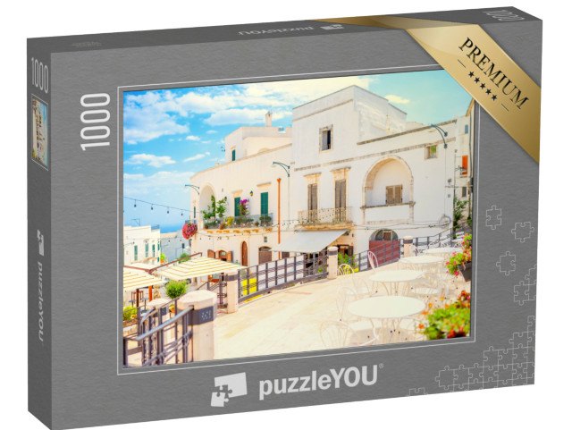 Puzzle 1000 pezzi „Tanti caffè nella zona turistica preferita di Ostuni. Italia“
