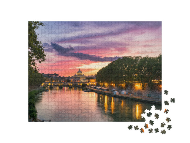 Puzzle 1000 pezzi „La basilica di San Pietro attraverso il canale del Tevere al tramonto a Roma, Italia“
