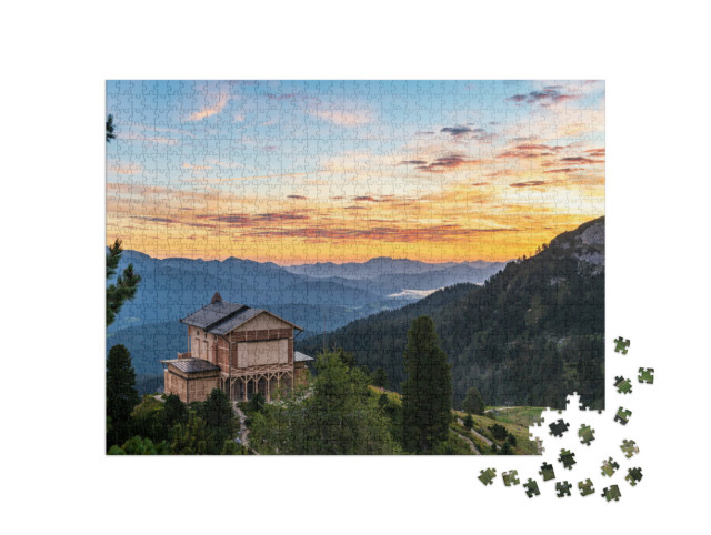 Puzzle 1000 pezzi „Il sorgere del sole sulla casa reale di Ludovico II sullo Schachen“