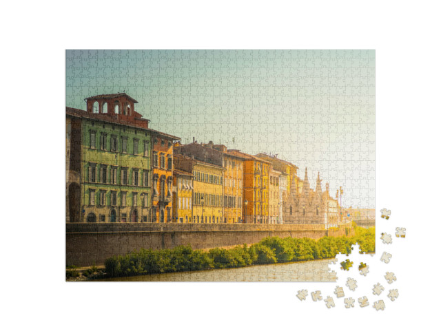 Puzzle 1000 pezzi „Pisa, Italia. Vista della vecchia strada e del fiume Arno con la chiesa di Santa Maria della Spina.“