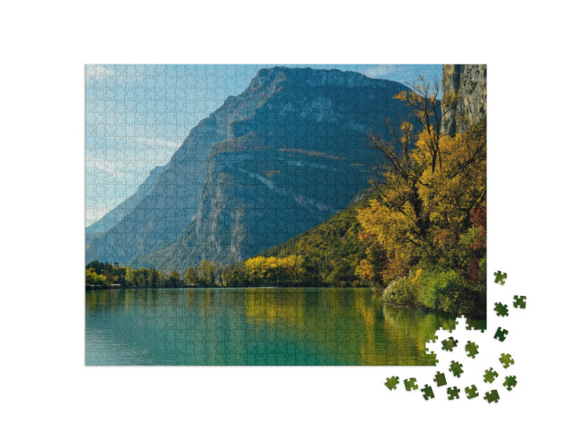 Puzzle 1000 pezzi „Il castello e il lago di Toblino. Paesaggio autunnale. Provincia di Trento. Trentino Alto Adige, Italia“
