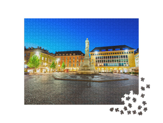 Puzzle 1000 pezzi „Piazza Walther von der Vogelweide è la piazza principale della città di Bolzano, in Alto Adige“