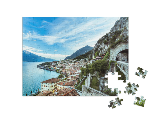 Puzzle 100 pezzi „Bellissimo panorama di Limone sul Garda sul Lago di Garda“