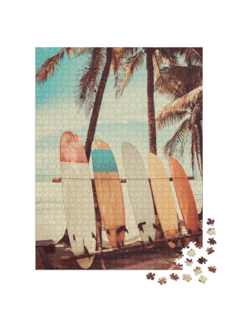Puzzle 1000 pezzi „Tavole da surf sotto le palme sulla spiaggia“