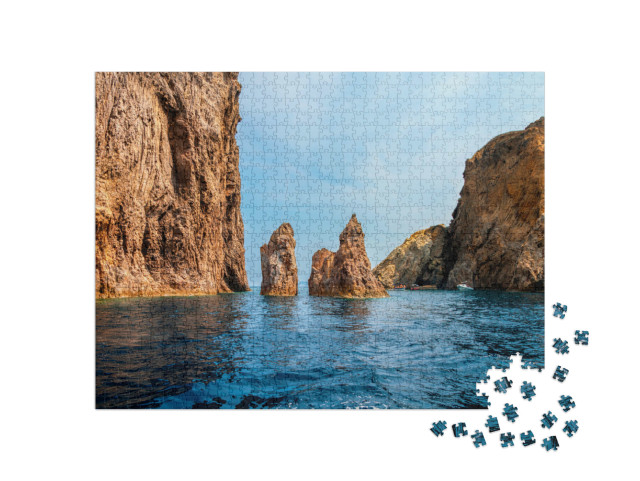 Puzzle 1000 pezzi „Spiagge e grotte sull'isola di Palmarola, Ponza, Italia. Luoghi famosi di Ponza e dell'Italia“