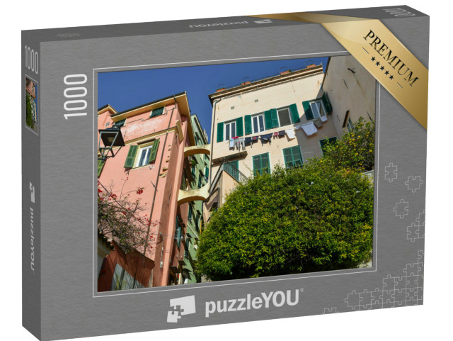 Puzzle 1000 pezzi „Veduta del centro di Sanremo sulla Riviera dei Fiori con le antiche case tipiche dai colori pastello“