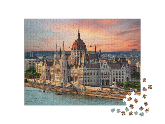 Puzzle 1000 pezzi „Il bellissimo edificio del parlamento di Budapest, popolare meta turistica“