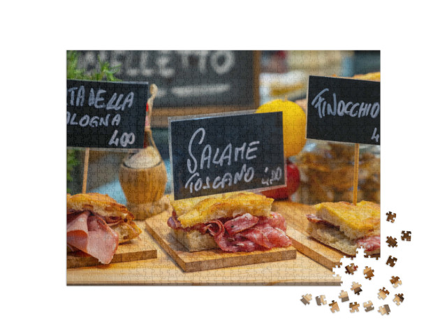 Puzzle 1000 pezzi „Cibo di strada italiano, panini al prosciutto di Parma, pane con salumi in un mercato di Firenze“