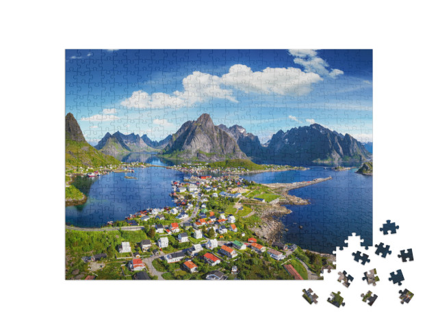 Puzzle 500 pezzi „Il villaggio di Reine sotto un cielo azzurro e soleggiato, Lofoten, Norvegia“