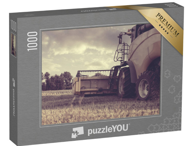 Puzzle 1000 pezzi „Mietitrebbia in un campo di grano“