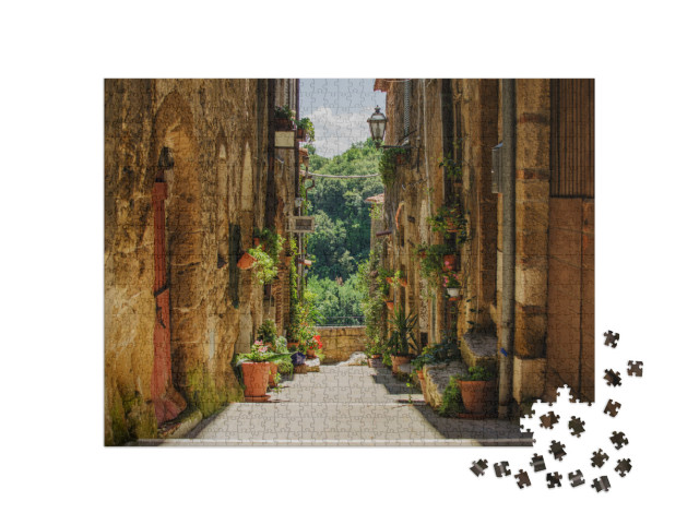 Puzzle 1000 pezzi „Antica strada di Pitigliano piena di piante. Italia“