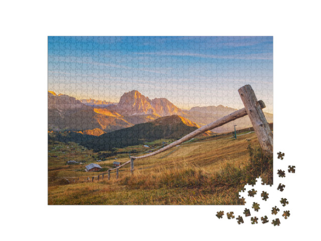 Puzzle 1000 pezzi „Maestosa vista panoramica al tramonto sulla cima del Seceda nelle Alpi dolomitiche, Alto Adige“