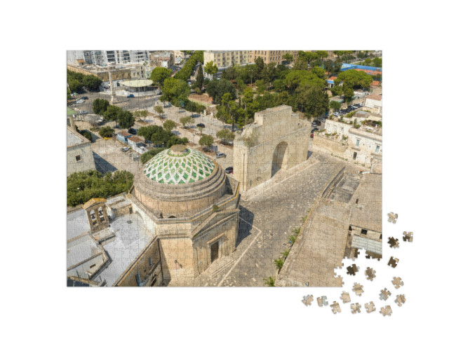 Puzzle 1000 pezzi „Porta Napoli, la chiesa di San Luigi Gonzaga e l'adiacente piazza alberata“