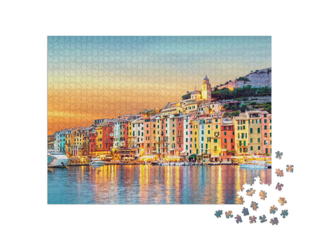 Puzzle 1000 pezzi „Paesaggio mistico del porto con case e barche colorate a Porto Venero, Italia“