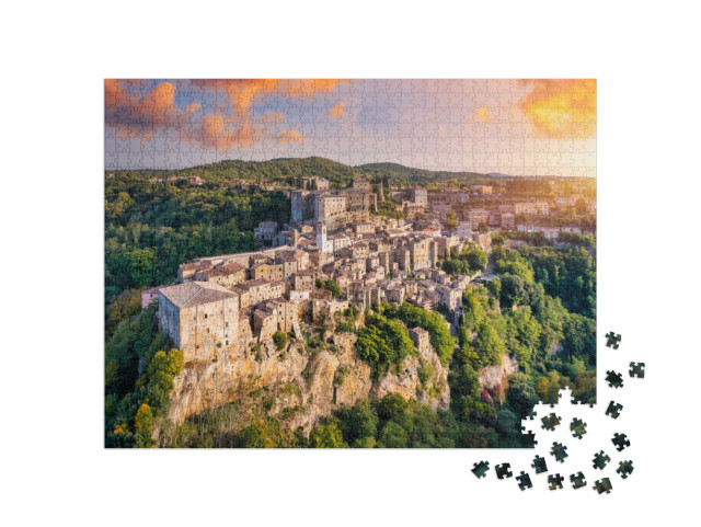 Puzzle 1000 pezzi „Il borgo medievale di Pitigliano sopra le rupi di tufo in provincia di Grosseto, Toscana, Italia“