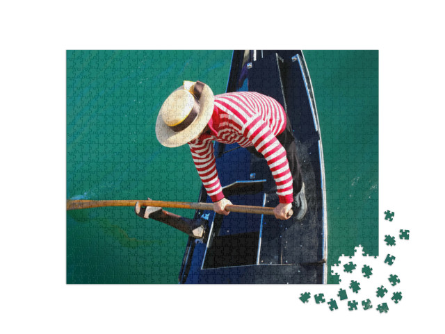 Puzzle 1000 pezzi „Gondoliere veneziano con cappello che rema in gondola sul Canal Grande a Venezia in Italia in Europa“