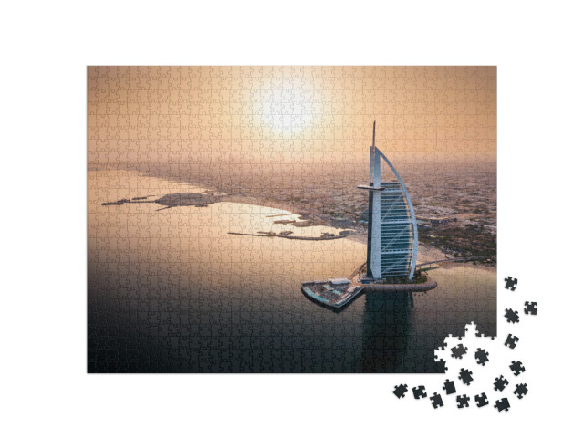 Puzzle 1000 pezzi „Lo skyline di Dubai in riva al mare con un hotel di lusso“