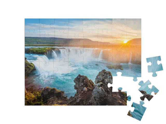 Puzzle 48 pezzi „Cascata di Godafoss al tramonto, Islanda“