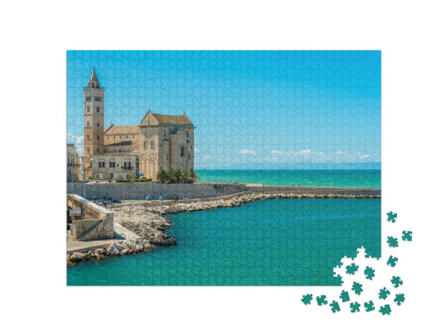Puzzle 1000 pezzi „Il lungomare di Trani con la bellissima cattedrale. Provincia di Barletta Andria Trani, Puglia“