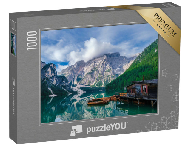 Puzzle 1000 pezzi „Il romantico Lago di Braies con le barche di legno nelle Dolomiti, Alto Adige, Italia“