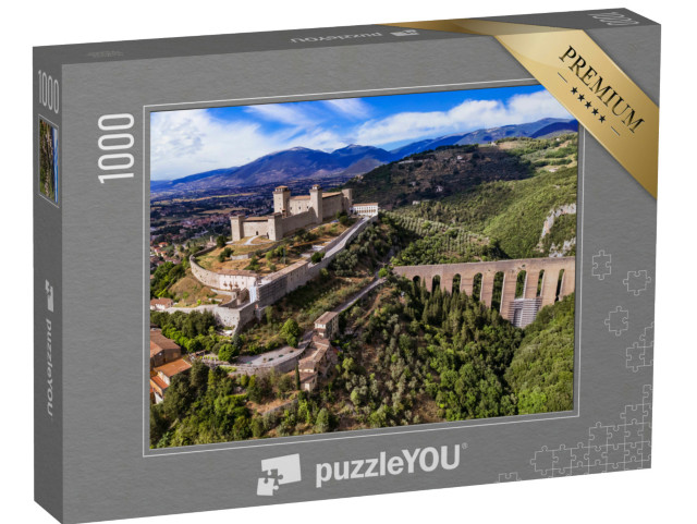 Puzzle 1000 pezzi „Punto di riferimento dell'Umbria, l'imponente città di Spoleto Vista aerea del castello di Rocca Albornoz“