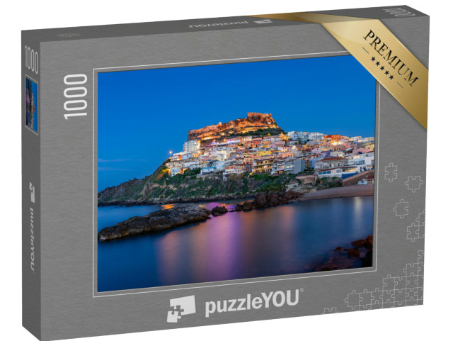 Puzzle 1000 pezzi „Bella vista della città di Castelsardo di sera, durante l'ora blu, Provincia di Sassari, Sardegna“