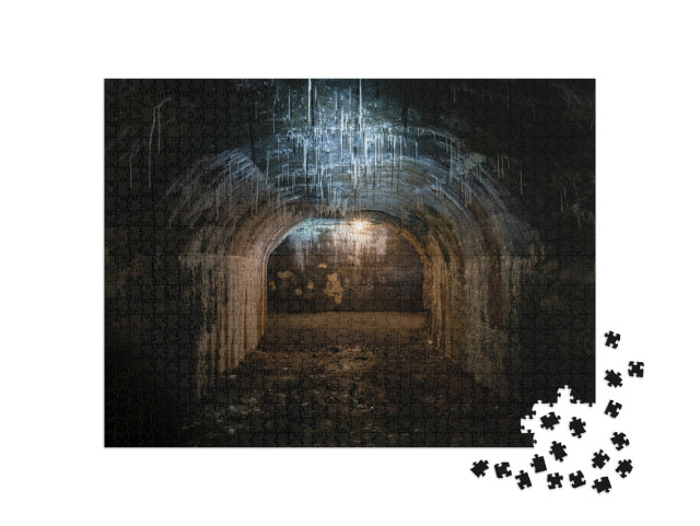 Puzzle 1000 pezzi „Tunnel del bunker“