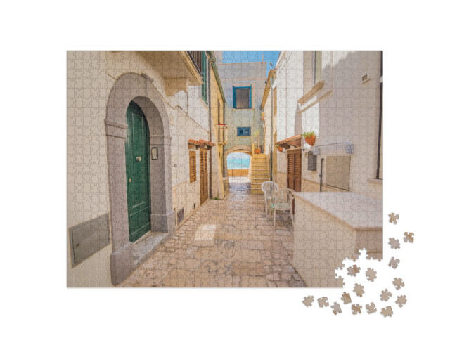 Puzzle 1000 pezzi „Centro storico dell'antico borgo di Termoli, vecchie case di pescatori, Molise, Italia“
