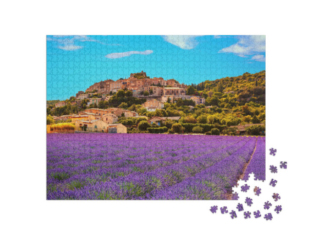 Puzzle 1000 pezzi „Simiane la Rotonde: villaggio pieno di lavanda, Provenza, Francia“
