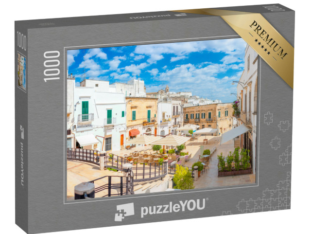 Puzzle 1000 pezzi „Tanti caffè nella zona turistica preferita di Ostuni. Italia. Europa“
