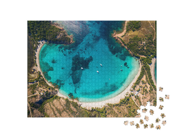 Puzzle 1000 pezzi „Paesaggio della città di Zonza con chiesa di sera, Corsica, Francia“