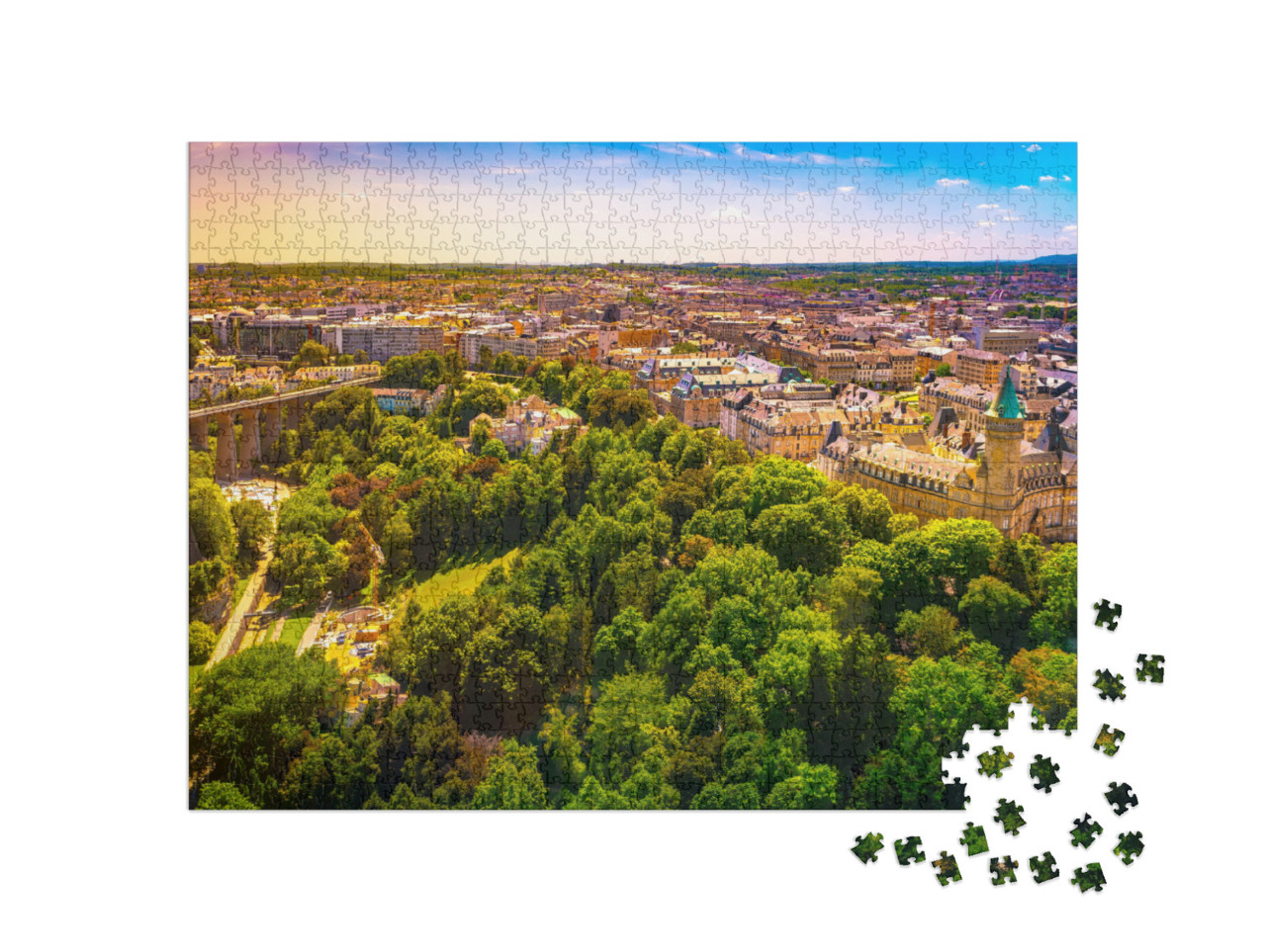 Puzzle 1000 pezzi „Vista panoramica del Lussemburgo dall'alto in estate“