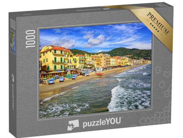 Puzzle 1000 pezzi „Spiaggia di sabbia mediterranea nella città di Alassio, sulla Riviera italiana, vicino a San Remo“