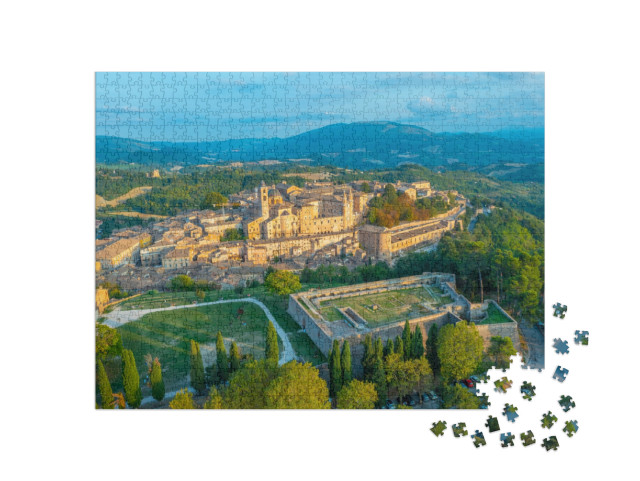 Puzzle 1000 pezzi „Vista del tramonto sulla città italiana di Urbino.“