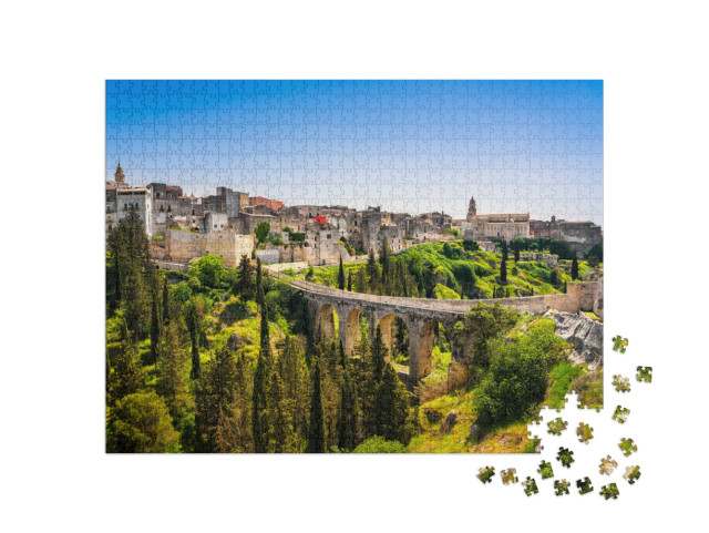 Puzzle 1000 pezzi „Gravina in Puglia antica città, ponte e canyon. Puglia, Italia. Europa“