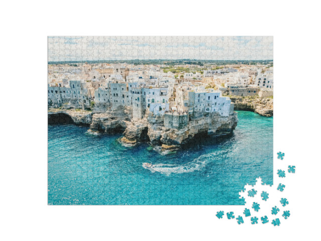 Puzzle 1000 pezzi „Spettacolare paesaggio urbano primaverile della città di Polignano a Mare, Puglia“
