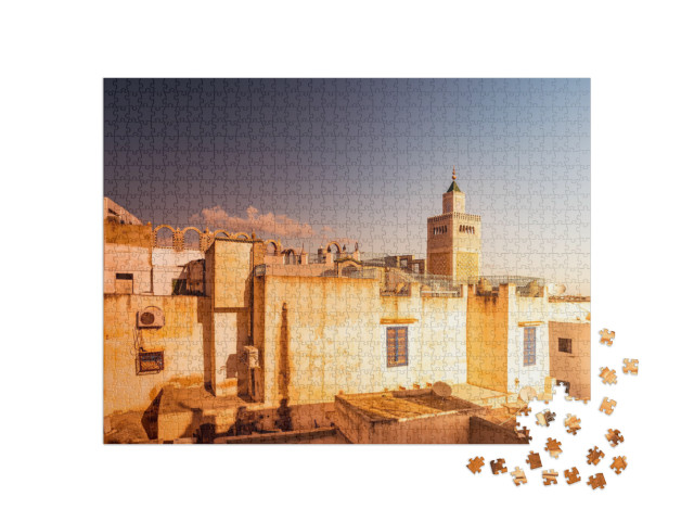 Puzzle 1000 pezzi „La moschea di Al-Zaytuna e la città vecchia di Tunisi all'alba, Tunisia“