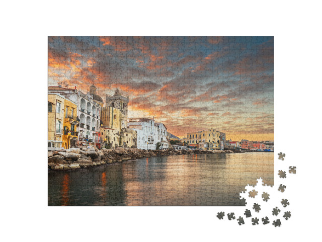 Puzzle 1000 pezzi „Isola d'Ischia, Napoli, Italia, sulla costa mediterranea al tramonto.“
