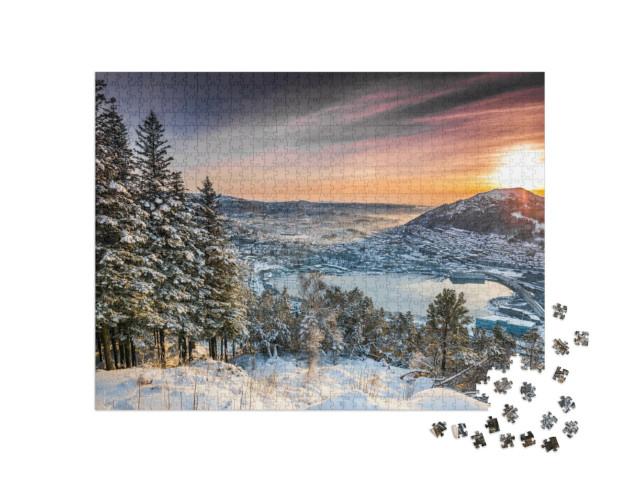 Puzzle 1000 pezzi „Tramonto sulla cima della montagna a Bergen, Norvegia“