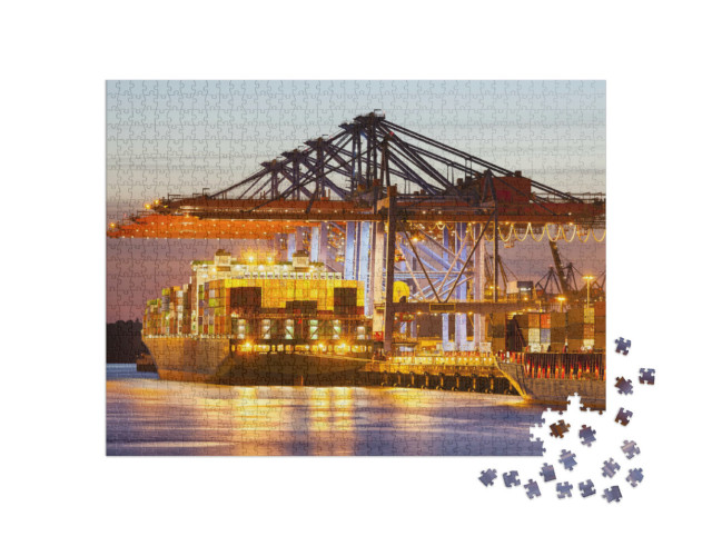 Puzzle 1000 pezzi „Nave container attraccata nel porto al tramonto“