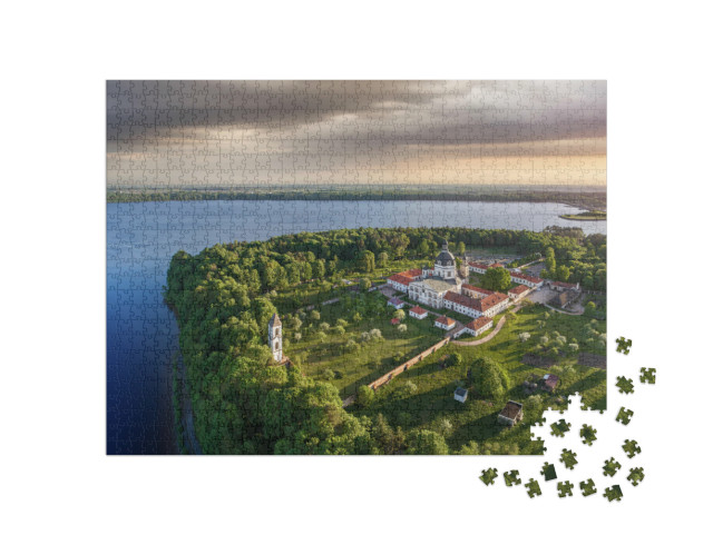 Puzzle 1000 pezzi „Veduta aerea del monastero di Pazaislis vicino a Kaunas, Lituania“