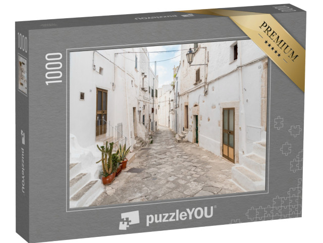 Puzzle 1000 pezzi „Caratteristici vicoli nel centro storico di Ostuni, città bianca della Puglia, provincia di Brindisi“