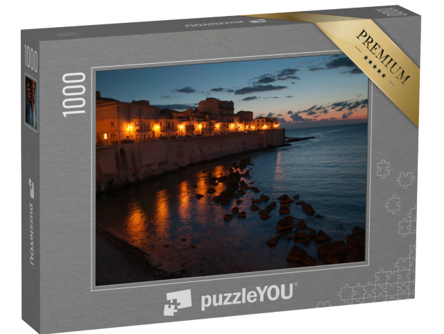 Puzzle 1000 pezzi „Il lato orientale della vecchia Siracusa di notte, prima dell'alba“